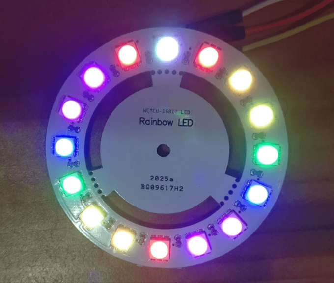 O Rainbow LED RGB SMD 5050 Endereçável - Anel de LED RGB contém 16 LEDs endereçáveis, permitindo que você faça efeitos luminosos