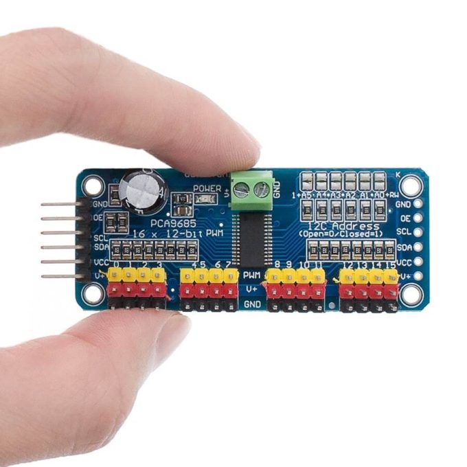 Módulo I2C PCA9685 para Servo Motor