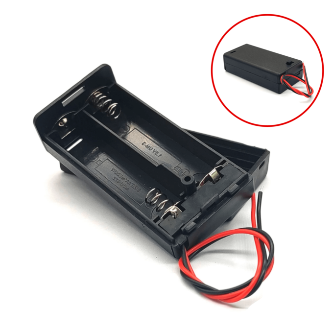 O Suporte para 2 Pilhas AA - Tampa e Chave on/off pode gerar 2,4V possui fios preto e vermelho para facilitar a conexão, tampa e chave on/off.